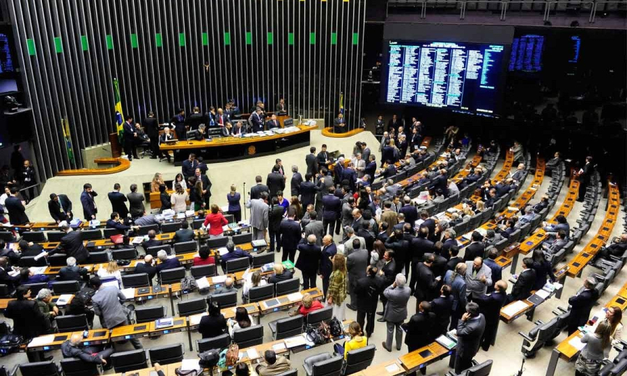 CCJ retoma nesta terça debate sobre redução da maioridade penal