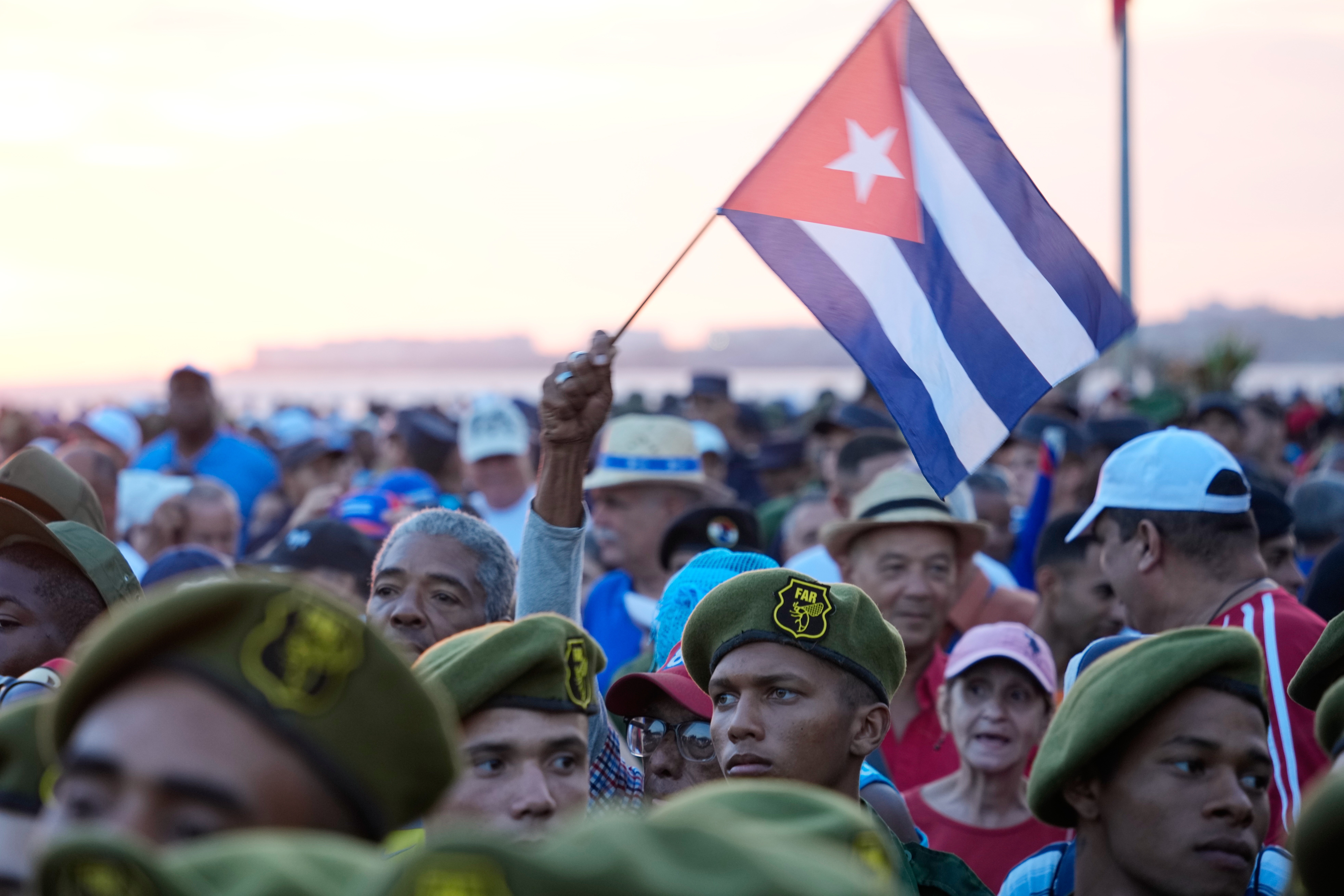 Cubanos vão às ruas em defesa de Raúl Castro após acusação criminal dos EUA