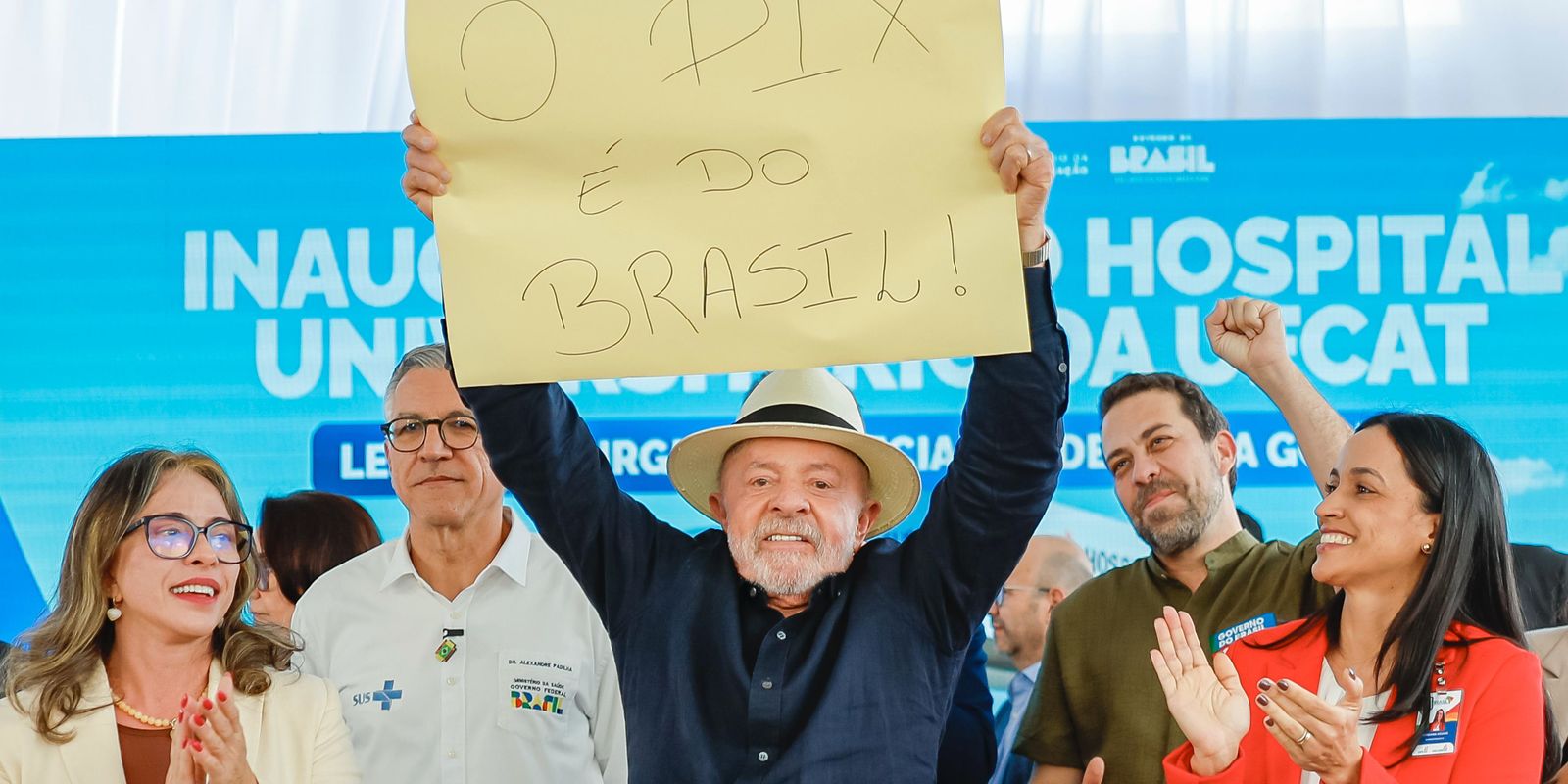 Lula defende Pix, critica pressão dos EUA e diz que Brasil não aceita ser tratado como “republiqueta”