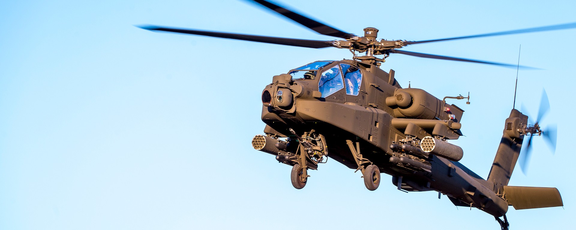 Trump acusa Irã de derrubar helicóptero Apache e promete resposta dos EUA