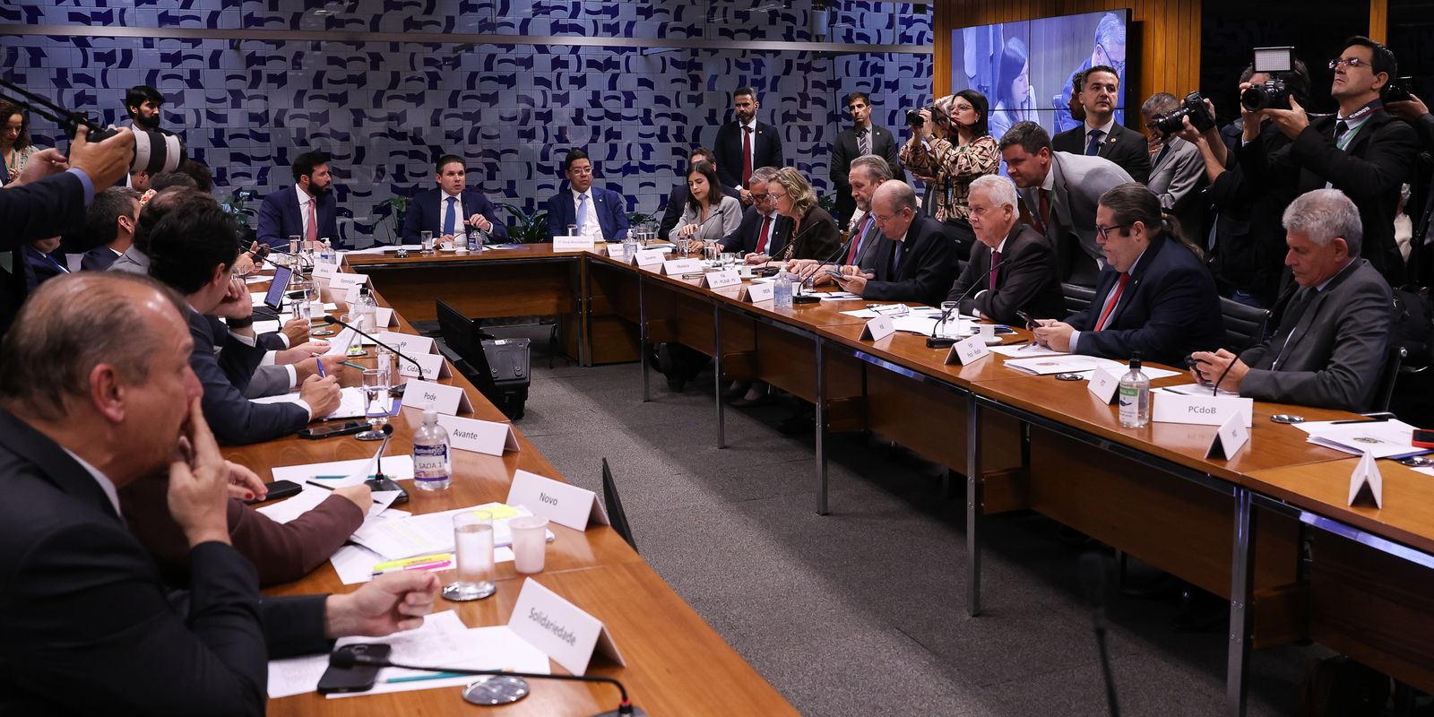 Governo retira urgência do fim da escala 6x1 e destrava pauta no Congresso 