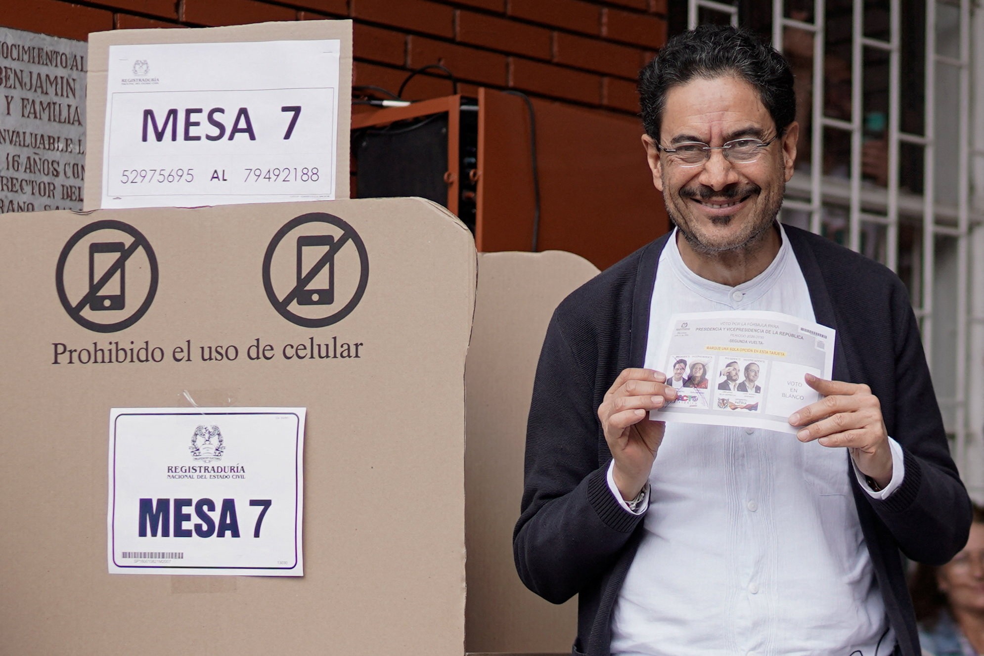 Eleições na Colômbia: candidato de esquerda reconhece vitória de Espriella
