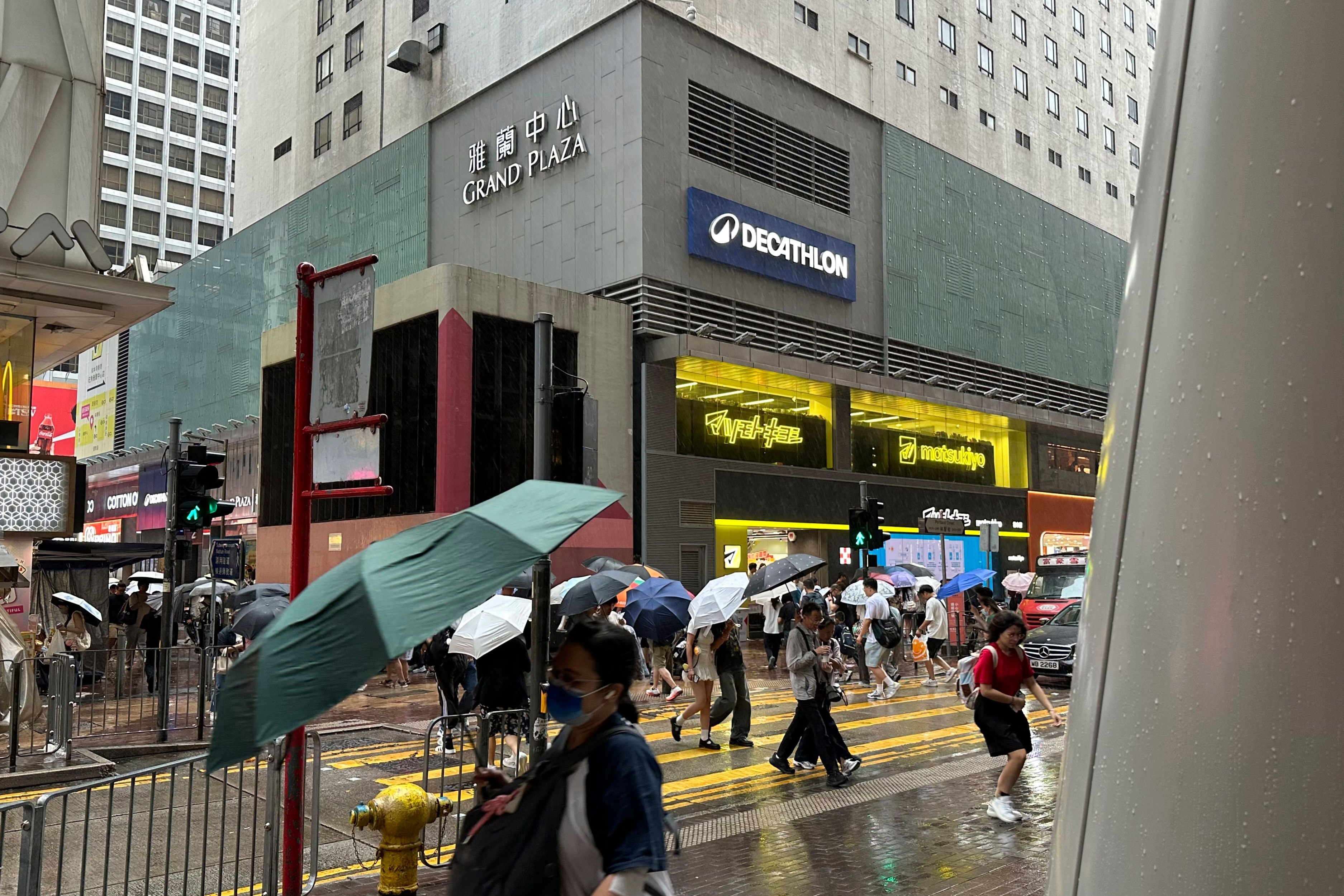 Tufão Noul faz China evacuar 340 mil e suspender trens