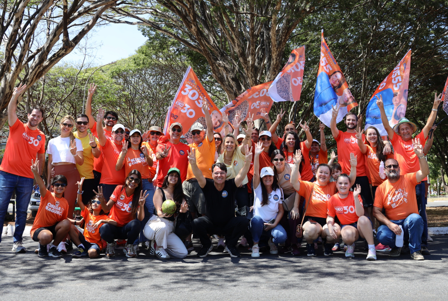 Partido Novo promove Onda Laranja e reforça discurso de mudança, força e indignação de Kiko Caputo